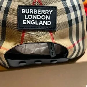 Classic Burberry Hat NWT NWT NEW Burberry baby Classic Red Knit With check Print Hat  main image 2